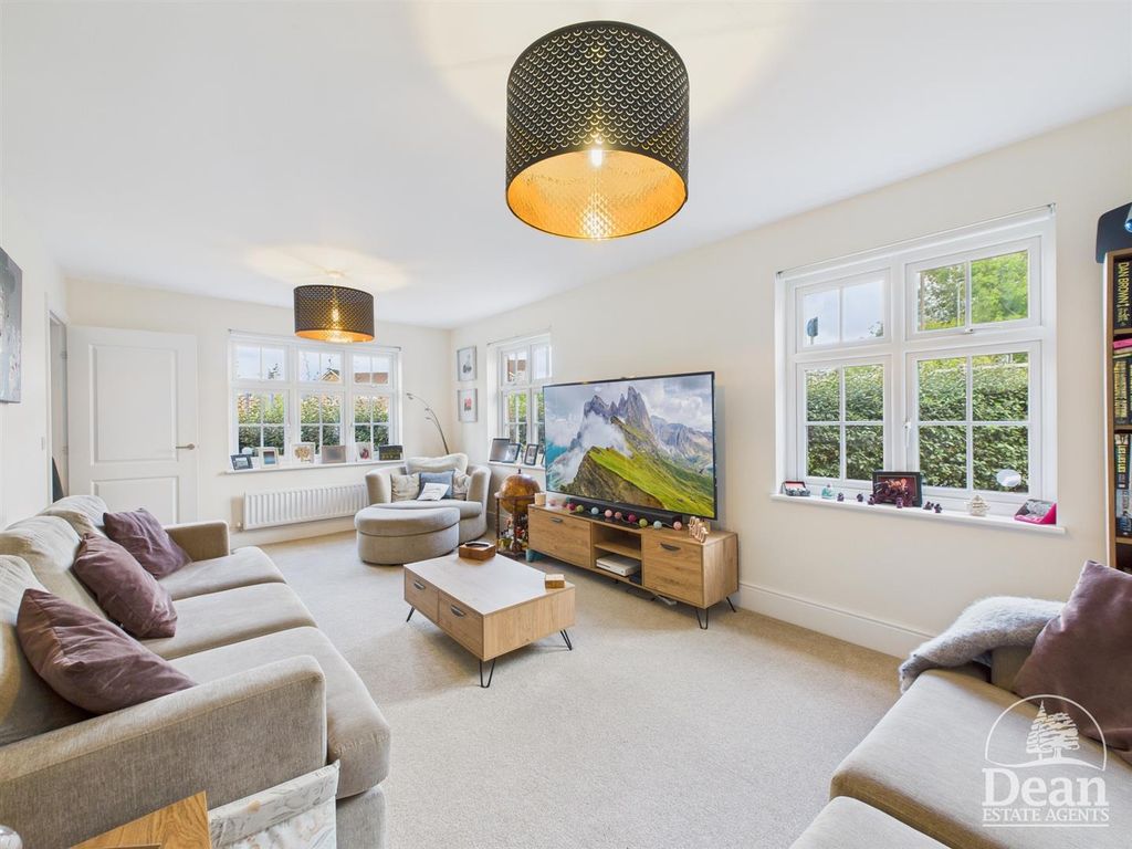 Property photo 3 of 20