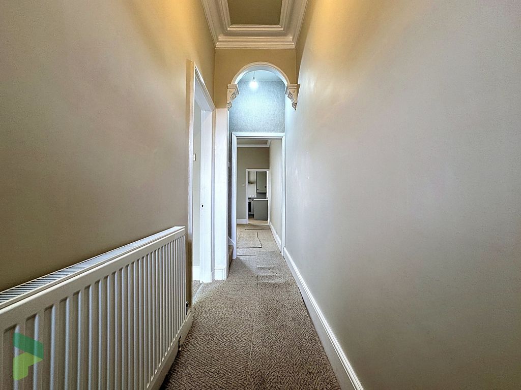 Property photo 2 of 32