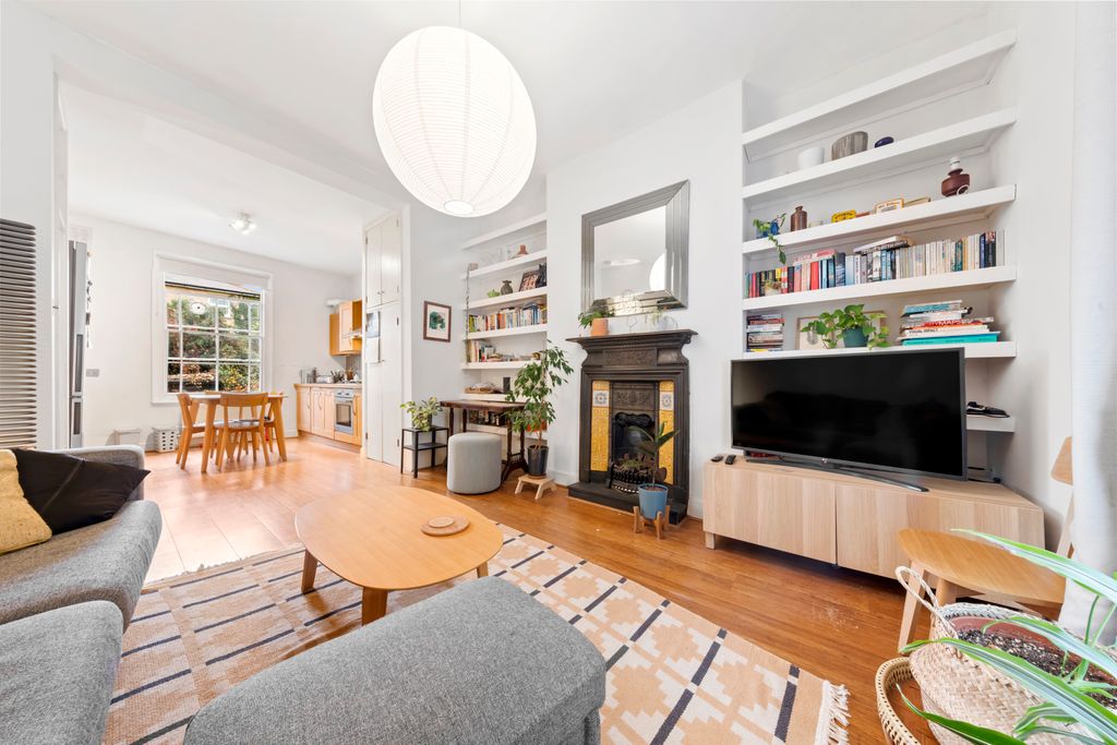 Property photo 3 of 8 Reception