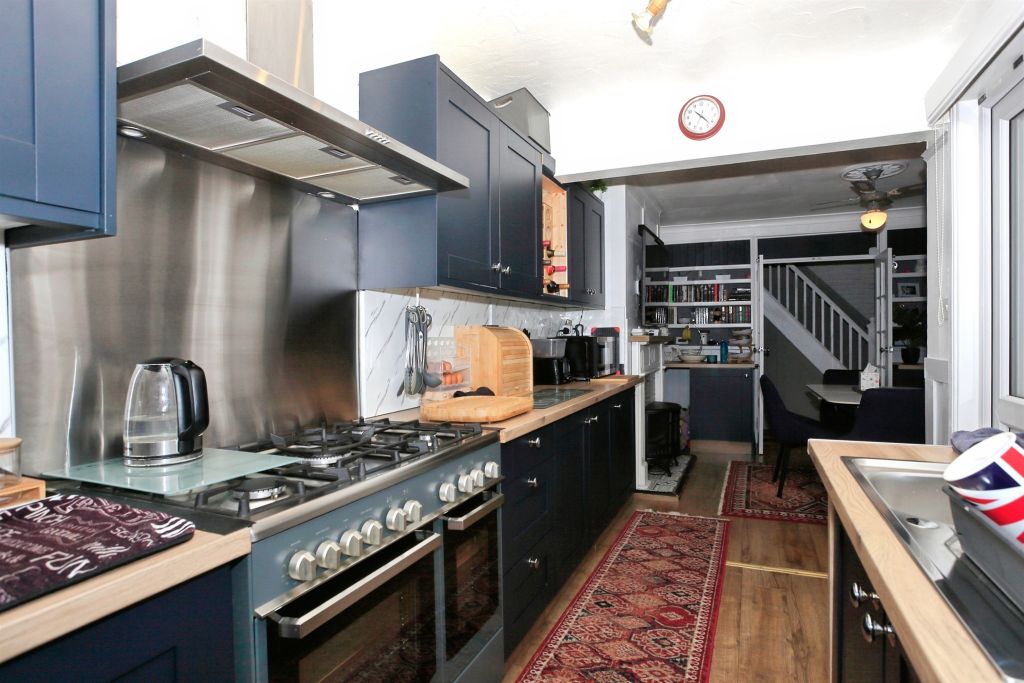 Property photo 2 of 12