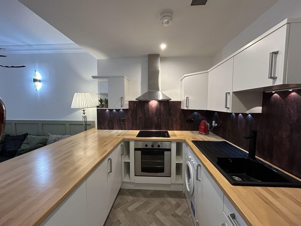 Property photo 2 of 16