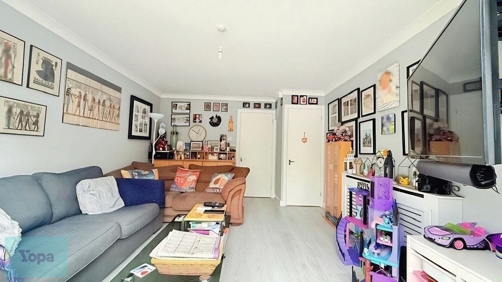 Property photo 3 of 12 53A3d367-7785F4E4-c18d-4138-A5ce-9F5d7Bb180A7