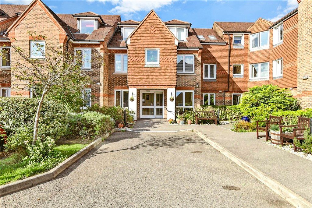 Property photo 1 of 12 External Lifestyle Photograph