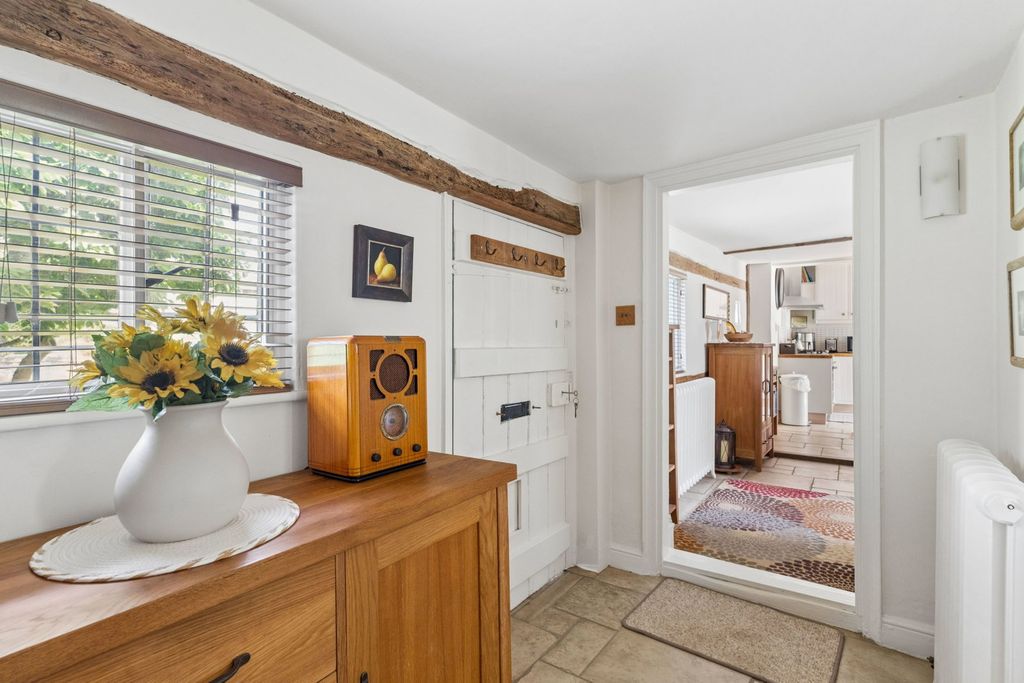 Property photo 2 of 27