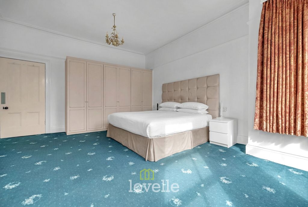 Additional image 29 of 7 bed detached house for saleAbbey Road, Grimsby DN32