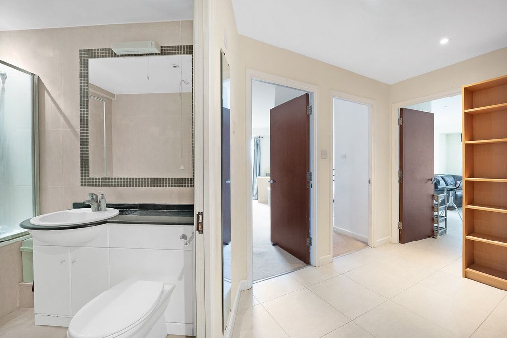 Property photo 3 of 12