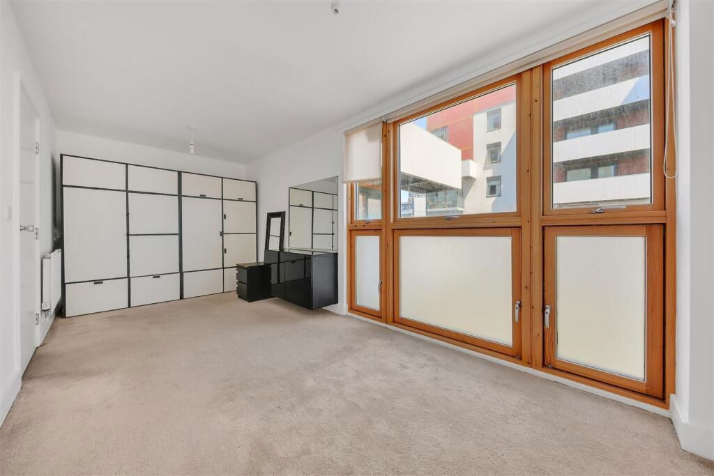 Property photo 2 of 23