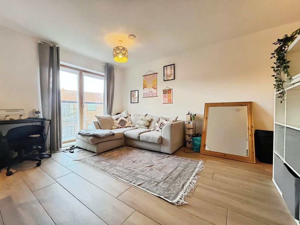 Property photo 2 of 8