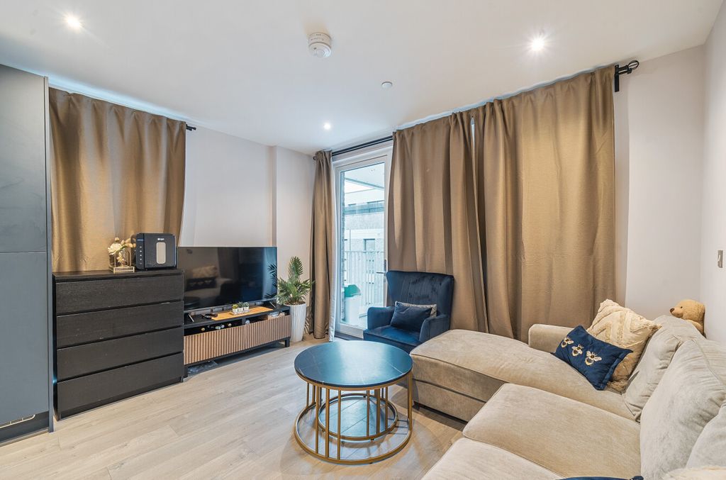 Property photo 1 of 8