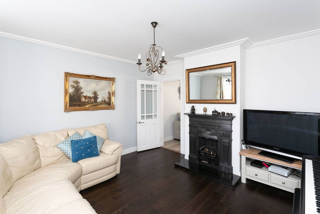 Property photo 3 of 43