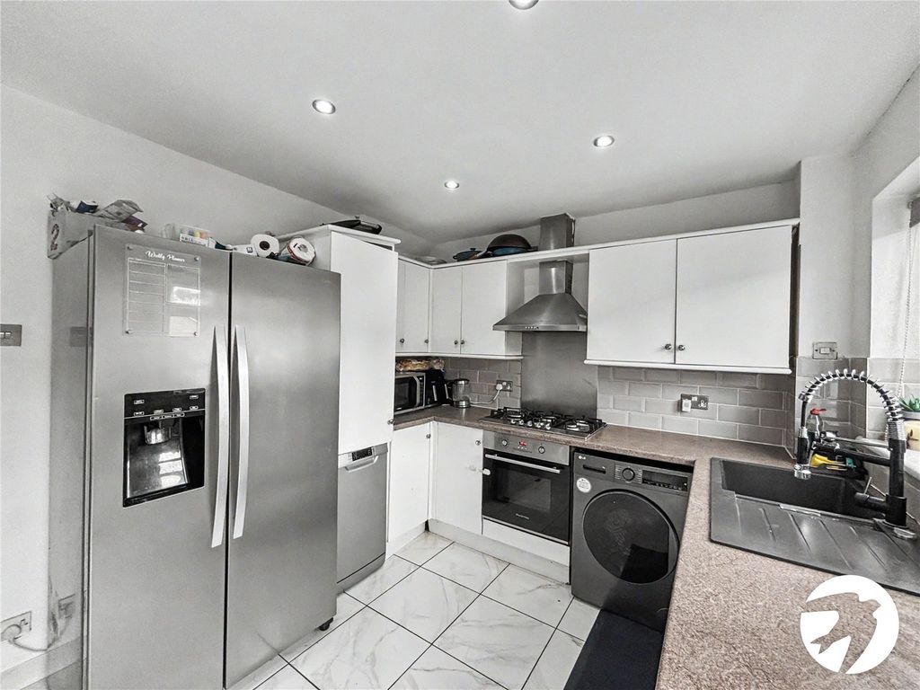 Property photo 3 of 18 Picture No. 22
