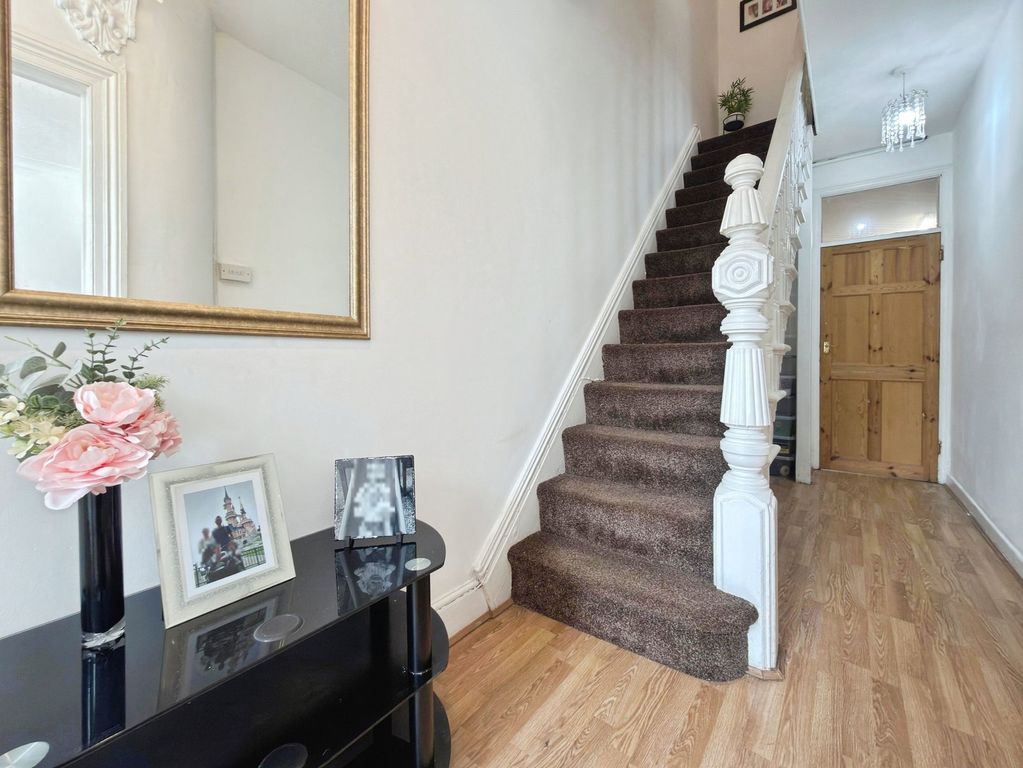 Property photo 2 of 29