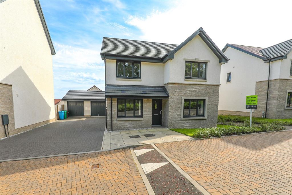 4 bed detached house for saleLaid Crescent, Glenrothes KY7