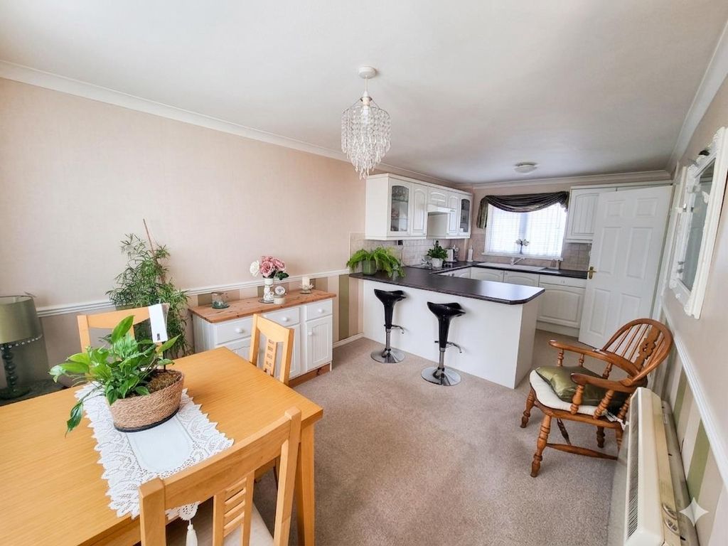 Property photo 3 of 11 Kitchen/Diner