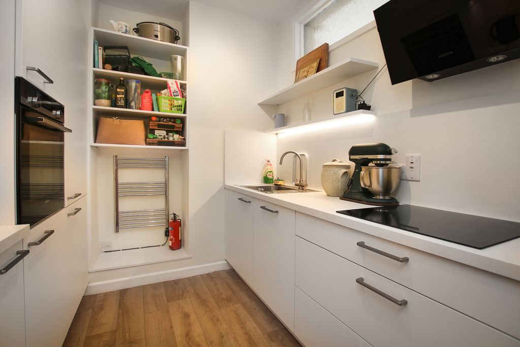 Additional image 4 of 1 bed property to rent8, Hauteville, St Peter Port, Guernsey GY1