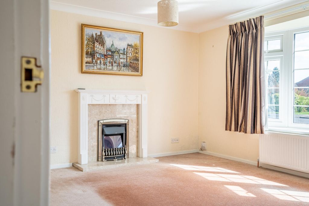 Property photo 3 of 19 Living Room