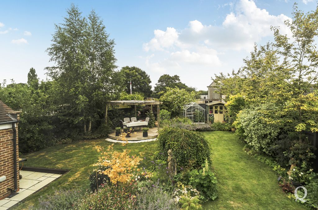 Property photo 3 of 31 F7157Feb-9B05-44E...