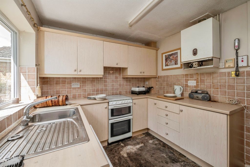 Property photo 2 of 16