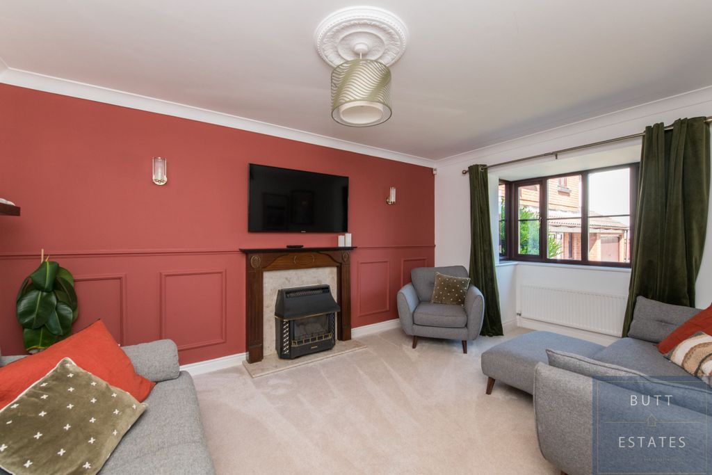 Property photo 3 of 14