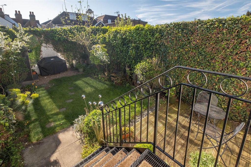 Property photo 3 of 24 33-Harvest-Lane-0015 Copy.Jpg