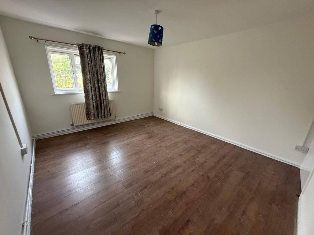 Property photo 3 of 5 Gallery