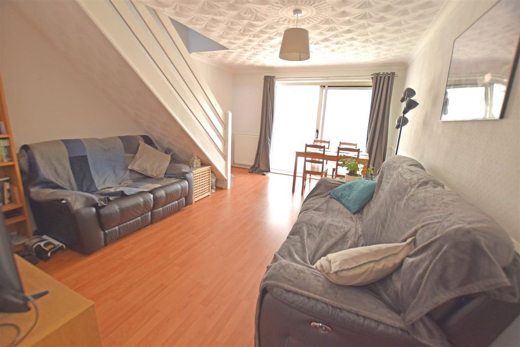 Property photo 1 of 11 Lounge.Jpg