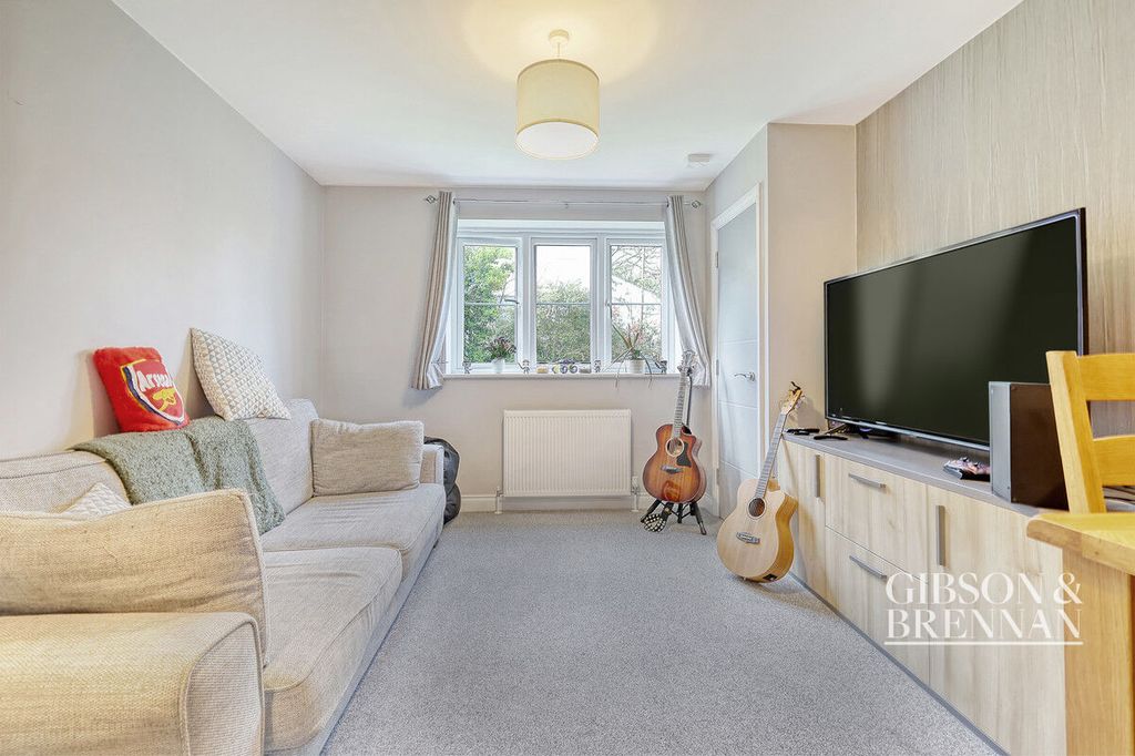 Property photo 3 of 12