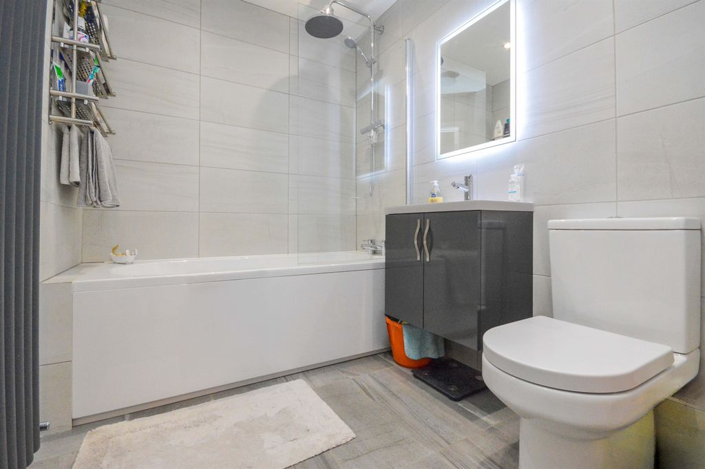 Additional image 7 of 1 bed flat for saleQueen Street, Desborough, Kettering NN14