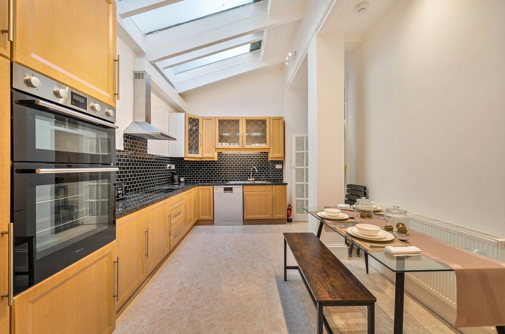 Property photo 3 of 12 Picture No. 06