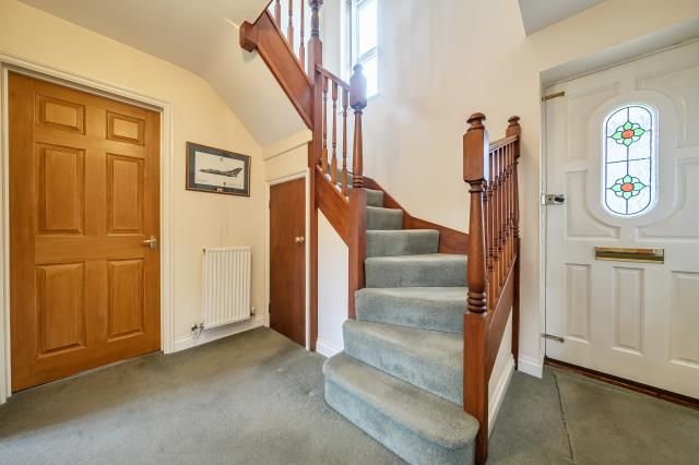 Property photo 3 of 22 Entrance Hallway
