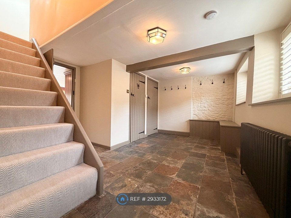 Property photo 3 of 34