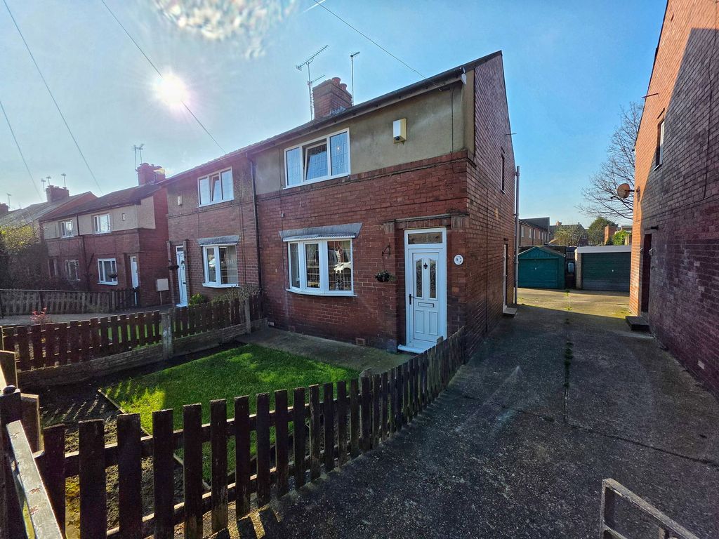 Property photo 1 of 12