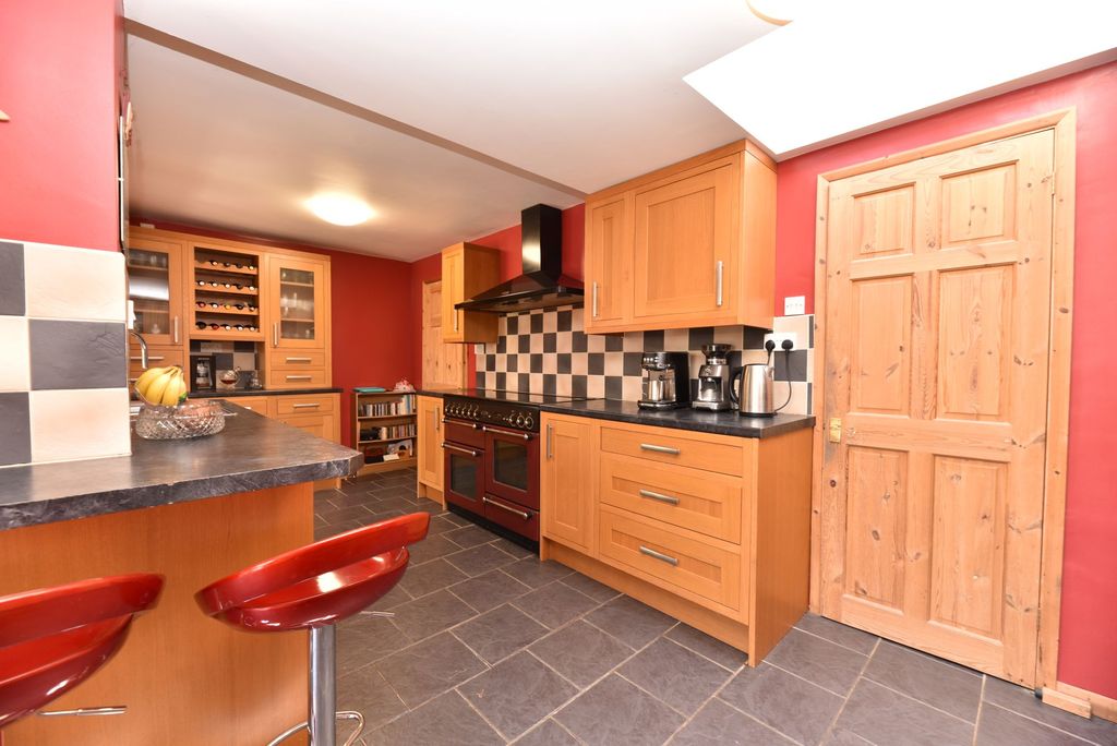 Property photo 3 of 24