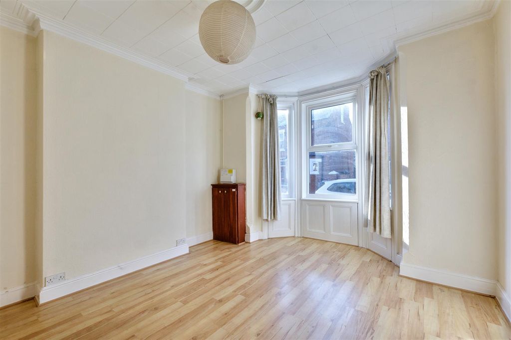 Property photo 2 of 20 Lounge.Jpeg