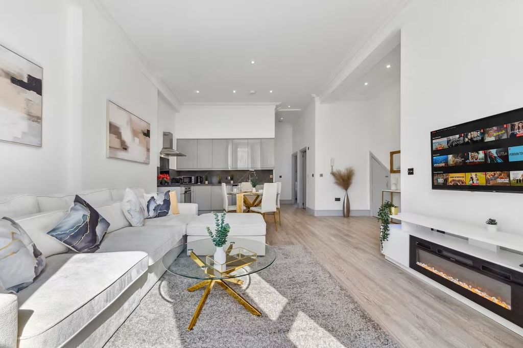 Property photo 3 of 10 Picture No. 40