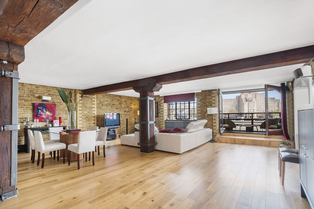 Property photo 2 of 11 Reception (2)