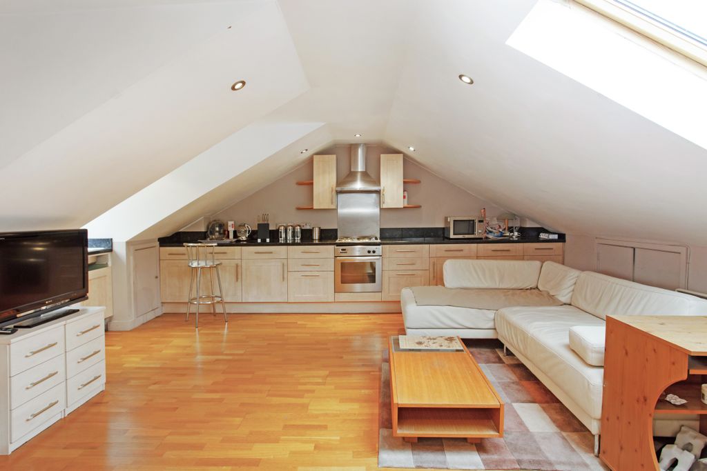 Property photo 2 of 9 Studio