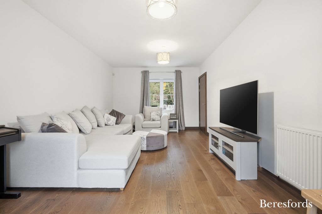 Property photo 2 of 27 Picture No. 23