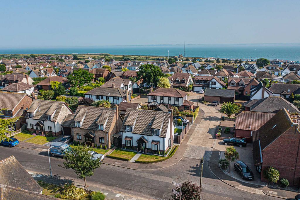 Property photo 2 of 30