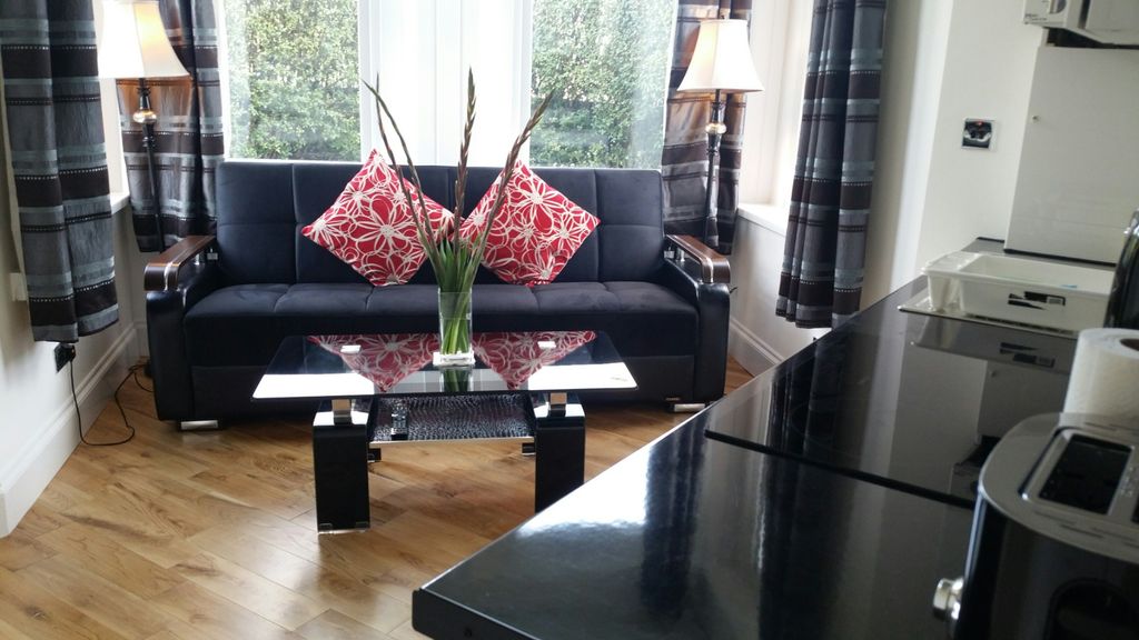 Property photo 3 of 8 4162904