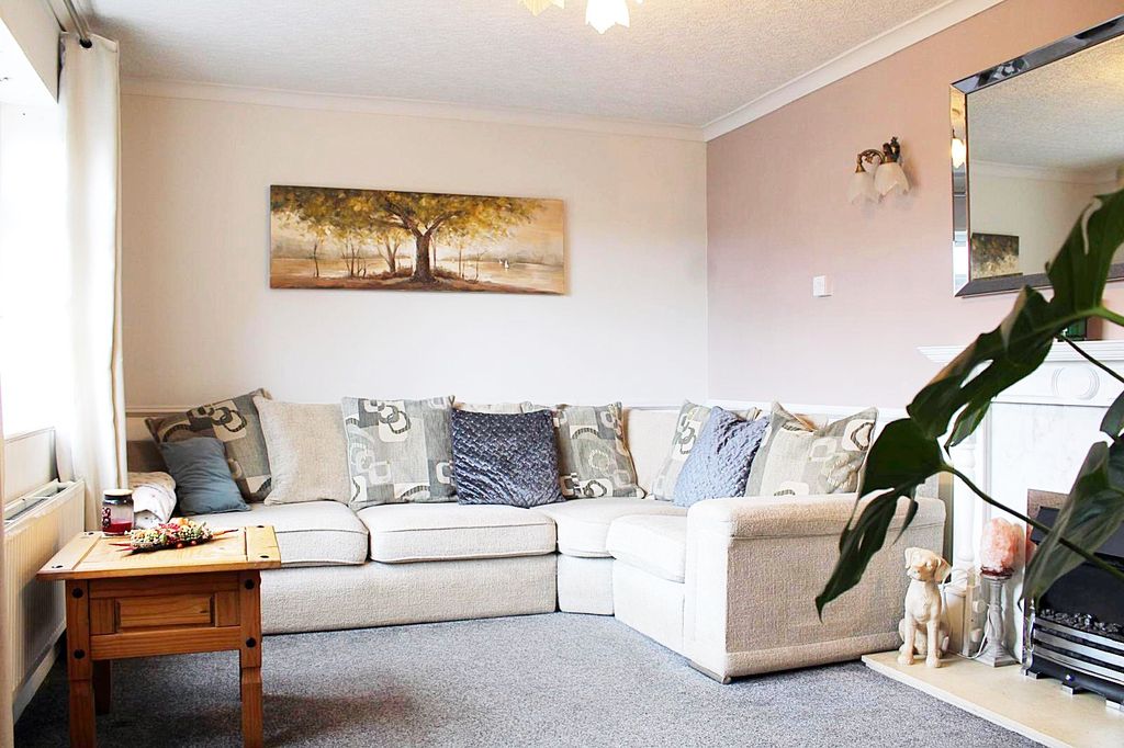 Property photo 2 of 19