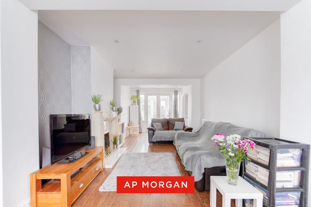 Property photo 2 of 16 Picture No. 13