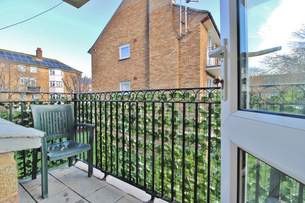 Property photo 3 of 17