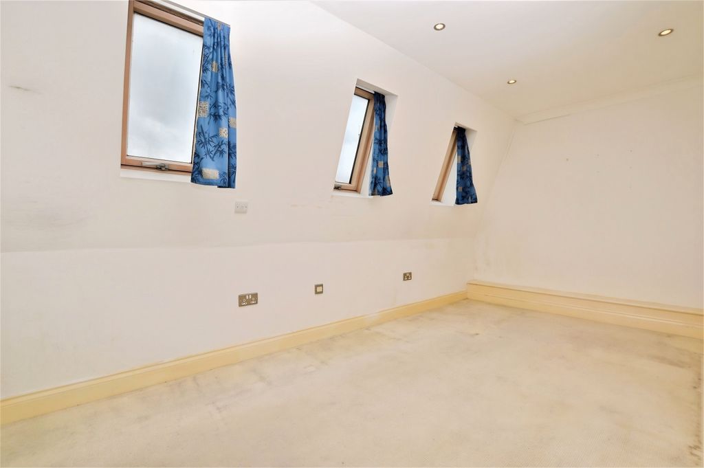 Property photo 2 of 8 1Ed3Ac94-Fileacce...