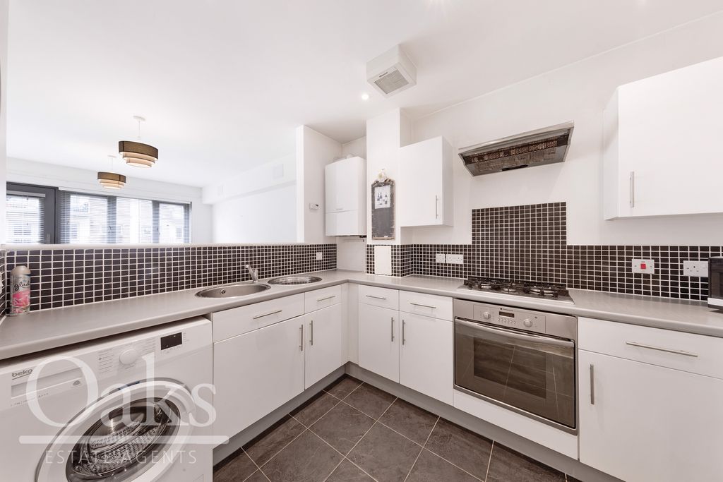 Property photo 2 of 8 Kitchen