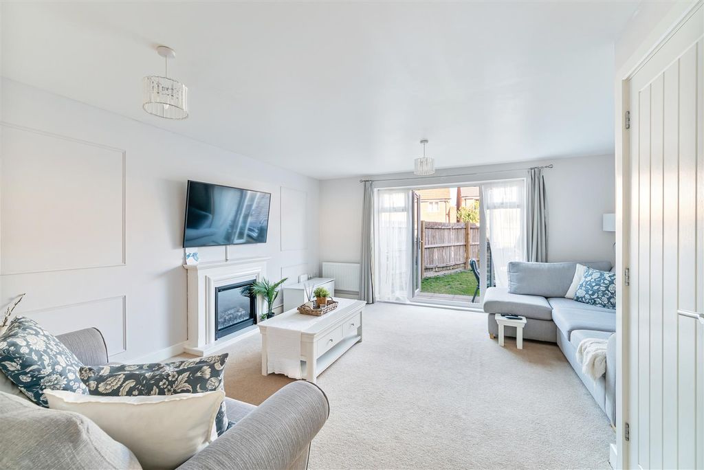 Property photo 2 of 17 Lounge/Diner