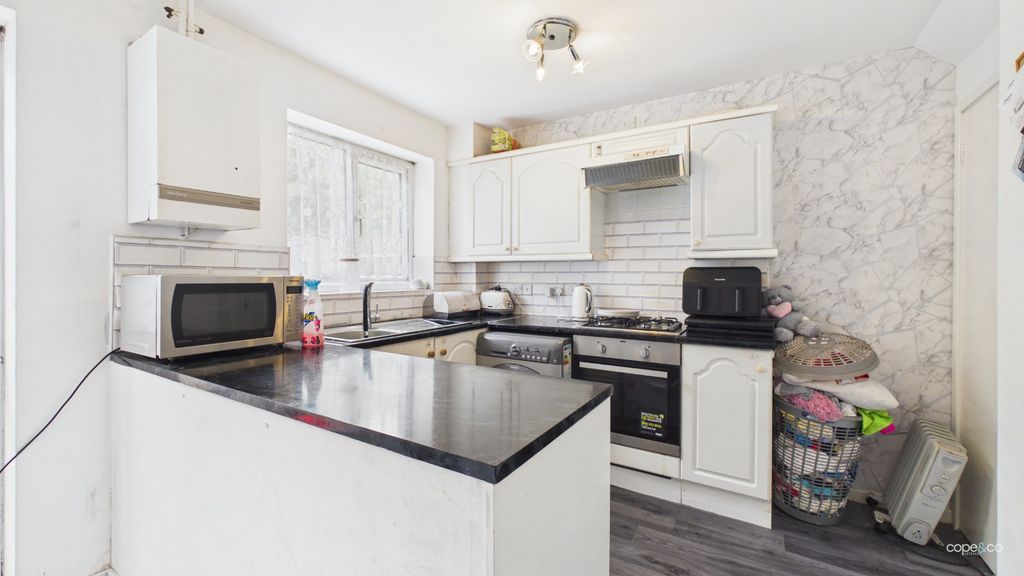 Property photo 2 of 6 5321864