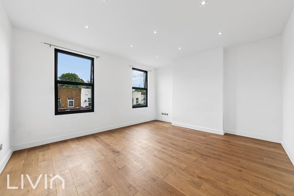 Property photo 2 of 8 2