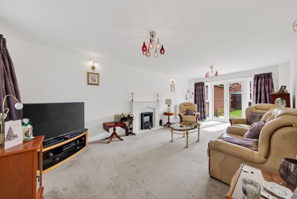 Property photo 2 of 27 58Robinsonaveweb19.Jpg