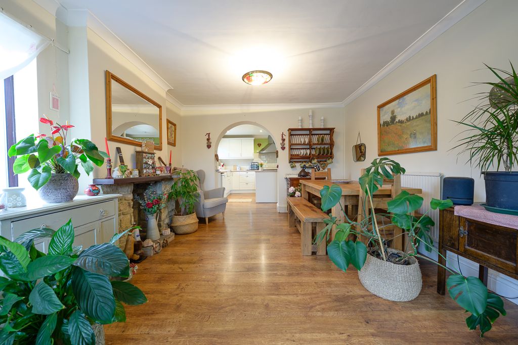 Property photo 3 of 27 Rose House-25